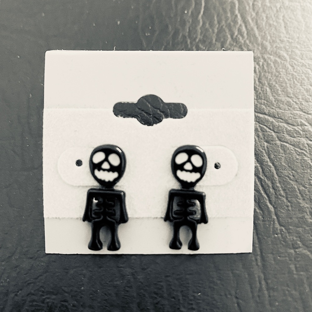 🎃 Mini Skeleton Halloween Earrings NEW